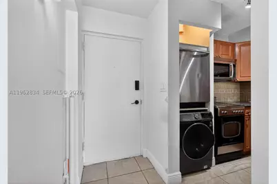134 SW 7th #404, Miami, FL 33130 - Photo 6