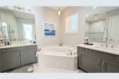 2879 Gin Berry, West Palm Beach, FL 33401 - Photo 12