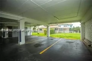 1960 Marseille, Miami Beach, FL 33141 - Photo 12