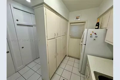 6580 Santona #A38, Coral Gables, FL 33146 - Photo 4