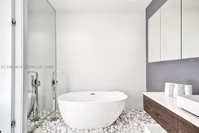 1662 Diplomat, Miami, FL 33179 - Photo 40