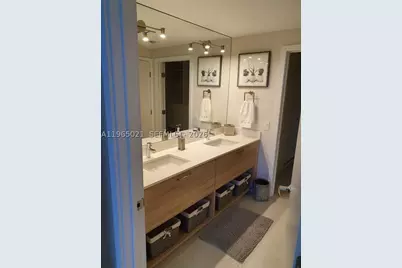 16385 Biscayne #507, North Miami Beach, FL 33160 - Photo 20