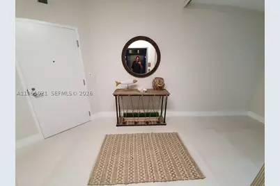 16385 Biscayne #507, North Miami Beach, FL 33160 - Photo 2