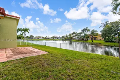 14734 Via Tivoli, Davie, FL 33325 - Photo 4