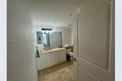 170 SE 14th #1108, Miami, FL 33131 - Photo 10