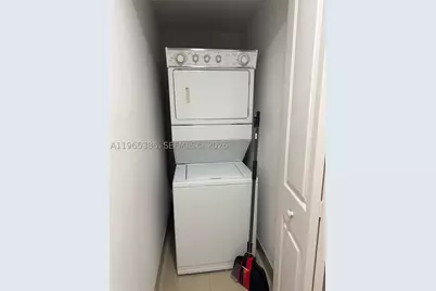 170 SE 14th #1108, Miami, FL 33131 - Photo 16