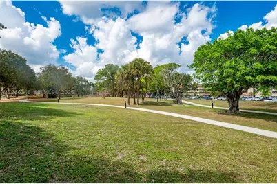 6301 N Fall Circle #213, Lauderhill, FL 33319 - Photo 4