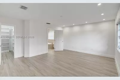 19710 NE 23rd, Miami, FL 33180 - Photo 16