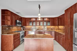 19710 NE 23rd, Miami, FL 33180 - Photo 26