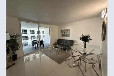 1200 Brickell Bay #1712, Miami, FL 33131 - Photo 4