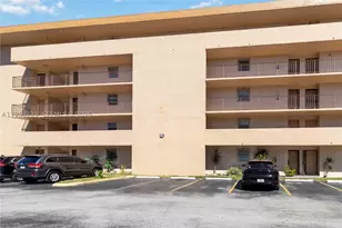 8895 Fontainebleau, Miami, FL 33172 - Photo 22