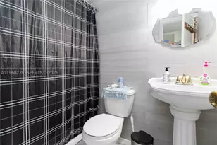 8895 Fontainebleau, Miami, FL 33172 - Photo 14