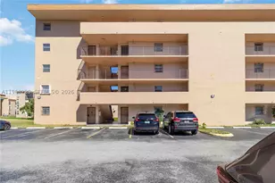 8895 Fontainebleau, Miami, FL 33172 - Photo 20