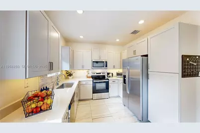 1040 SE 24th, Homestead, FL 33035 - Photo 12
