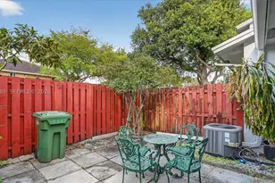 10413 NW 6th, Pembroke Pines, FL 33026 - Photo 32