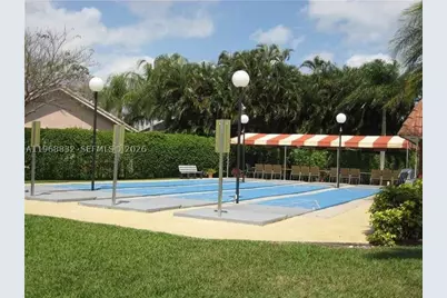 8960 S Hollybrook #109, Pembroke Pines, FL 33025 - Photo 30