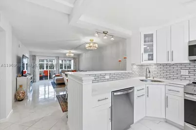 3201 NE 8th #405, Pompano Beach, FL 33062 - Photo 4