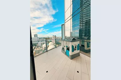 851 NE 1st #2212, Miami, FL 33132 - Photo 10