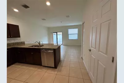 9374 W 32nd, Hialeah, FL 33018 - Photo 4