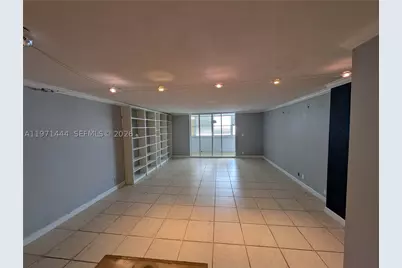 100 Golden Isles #PH9, Hallandale Beach, FL 33009 - Photo 10