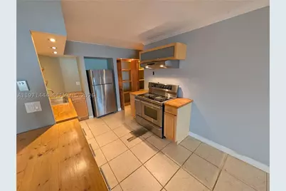 100 Golden Isles #PH9, Hallandale Beach, FL 33009 - Photo 12