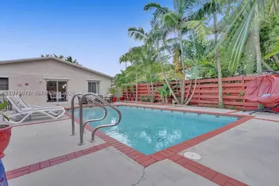 208 SW 2nd, Hallandale Beach, FL 33009 - Photo 20