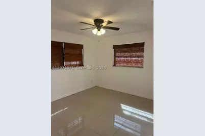 208 SW 2nd, Hallandale Beach, FL 33009 - Photo 8