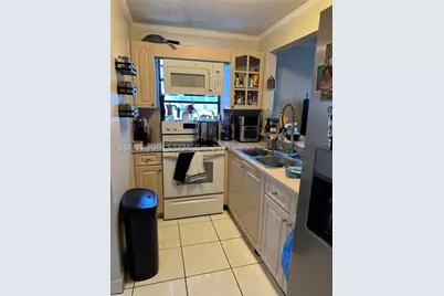 952 E 19th, Hialeah, FL 33013 - Photo 6