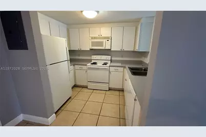 1250 S Miami #1012, Miami, FL 33130 - Photo 4