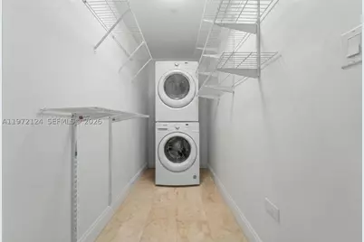 68 SE 6th #3209, Miami, FL 33131 - Photo 6