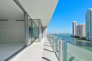 300 Biscayne Blvd, Miami, FL 33131 - Photo 18