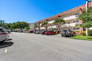 811 S Hollybrook, Pembroke Pines, FL 33025 - Photo 10