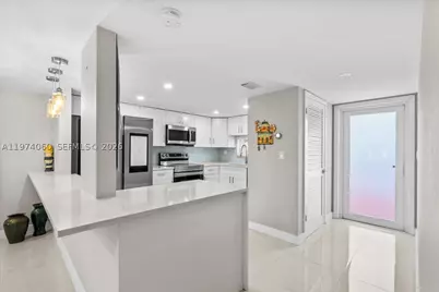 811 S Hollybrook #208, Pembroke Pines, FL 33025 - Photo 4