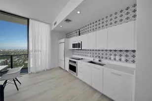 55 SW 9th, Miami, FL 33130 - Photo 12