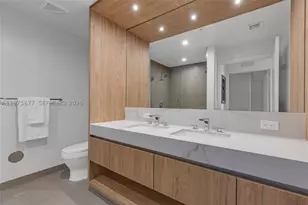 11 NE 6th, Miami, FL 33132 - Photo 16