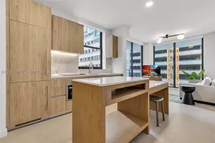11 NE 6th, Miami, FL 33132 - Photo 2