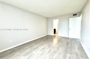 484 NW 165th St, Miami, FL 33169 - Photo 12