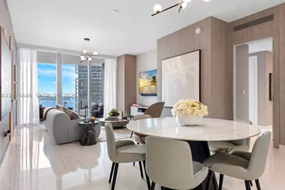 300 Biscayne Blvd #1605, Miami, FL 33131 - Photo 4
