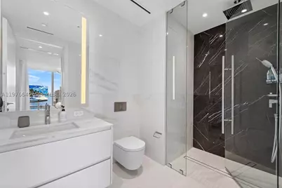 300 Biscayne Blvd #1605, Miami, FL 33131 - Photo 20
