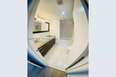 185 SW 7th #1605, Miami, FL 33130 - Photo 12