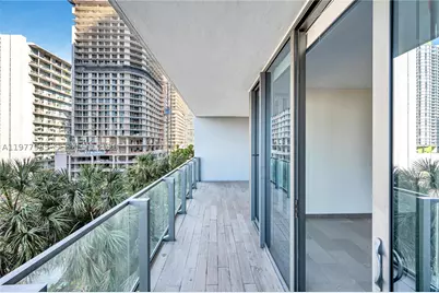 88 SW 7th #806, Miami, FL 33130 - Photo 32