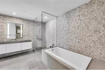 88 SW 7th #806, Miami, FL 33130 - Photo 38
