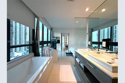 650 NE 32nd #2108, Miami, FL 33137 - Photo 12