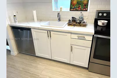 6910 Rue Notre Dame, Miami Beach, FL 33141 - Photo 12