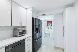 20379 W Country Club, Aventura, FL 33180 - Photo 10