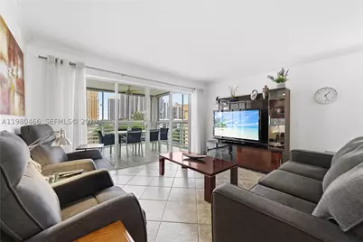 17801 N Bay #614, Sunny Isles Beach, FL 33160 - Photo 1