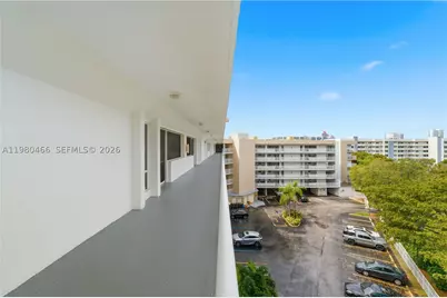 17801 N Bay #614, Sunny Isles Beach, FL 33160 - Photo 4