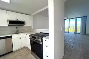 3475 N Country Club, Aventura, FL 33180 - Photo 2