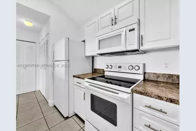 15770 SW 106th #303, Miami, FL 33196 - Photo 12