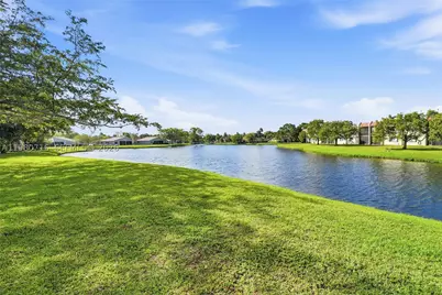 567 Racquet Club #18, Weston, FL 33326 - Photo 10